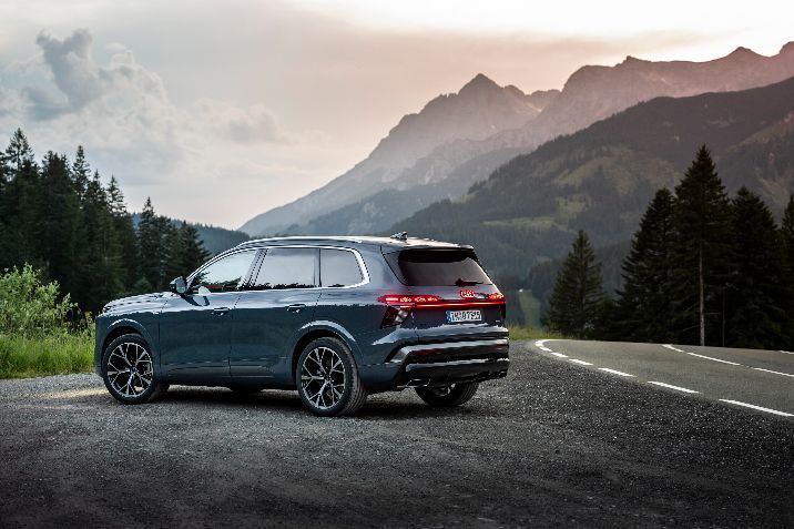 %u041D%u043E%u0432%u0438%u044F%u0442%20Audi%20Q7